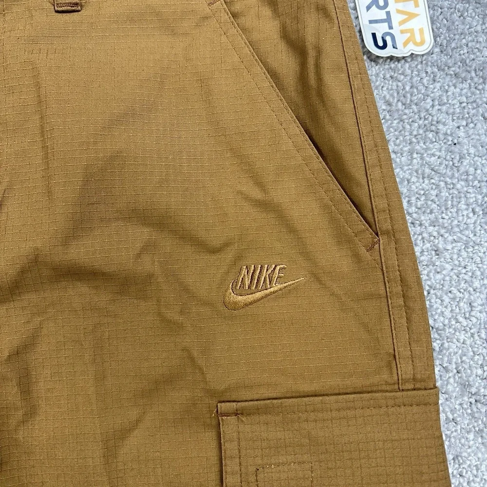 Nike Club Woven Cargo Shorts Mens Size 30 British Tan FN3517-281 Ripstop Utility